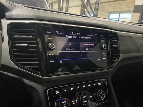 Used 2023 Volkswagen Atlas Cross Sport SE FWD image 7