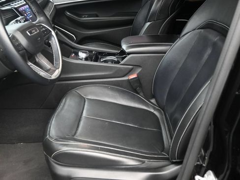Used 2022 Jeep Grand Cherokee L Limited w/ Black Appearance Package RWD image 16