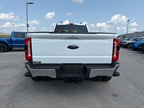 Used 2025 Ford F350 Lariat AWD/4WD image 6