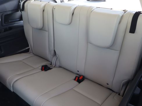 Used 2024 Subaru Ascent Limited w/ Technology Package image 34