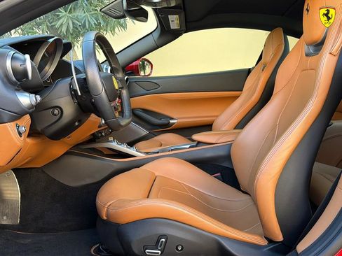 Used 2019 Ferrari Portofino image 19