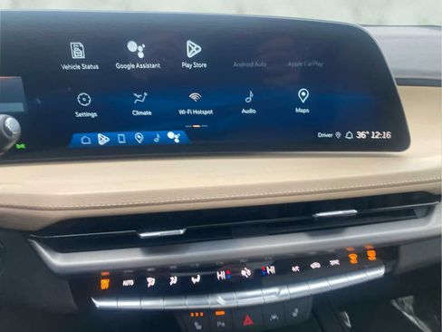 Used 2024 Cadillac XT4 Luxury w/ Cold Weather Package image 22