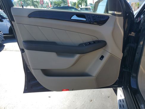 Used 2016 Mercedes-Benz GL 450 4MATIC w/ Premium I Package image 13