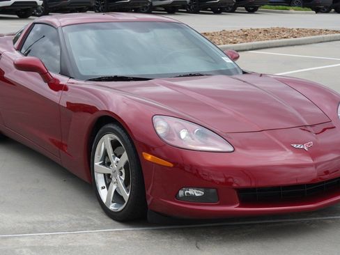 Used 2008 Chevrolet Corvette Coupe RWD image 3