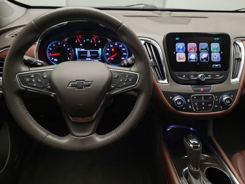 Used 2018 Chevrolet Malibu Premier w/ Premier Sun and Wheel Package FWD image 22