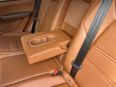 Used 2019 Porsche Cayenne AWD/4WD image 40