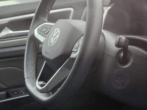 Used 2023 Volkswagen Atlas SE image 18