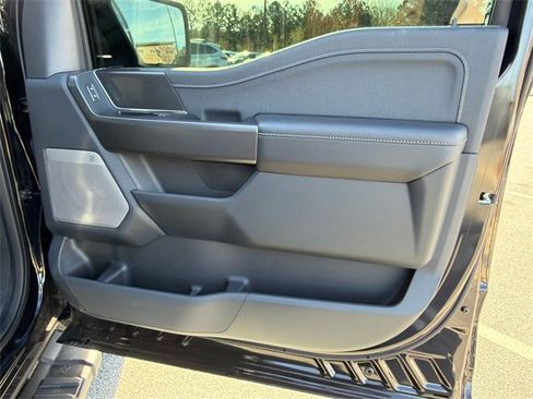 Used 2025 Ford F150 Lariat w/ Equipment Group 501A Mid image 14