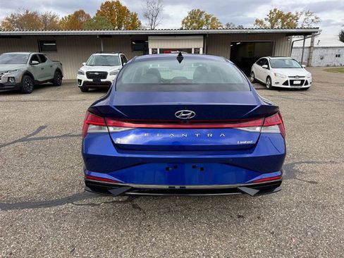 Used 2021 Hyundai Elantra Limited image 8