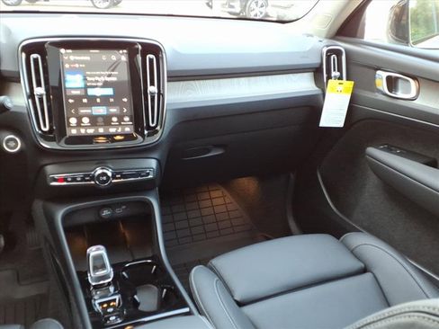 New 2026 Volvo XC40 B5 Plus w/ Protection Package Premier image 10
