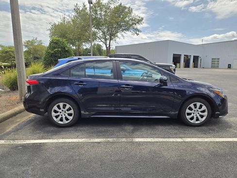Used 2025 Toyota Corolla LE FWD image 7