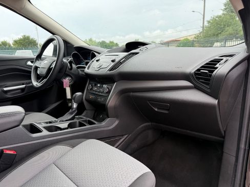 Used 2017 Ford Escape SE FWD image 21