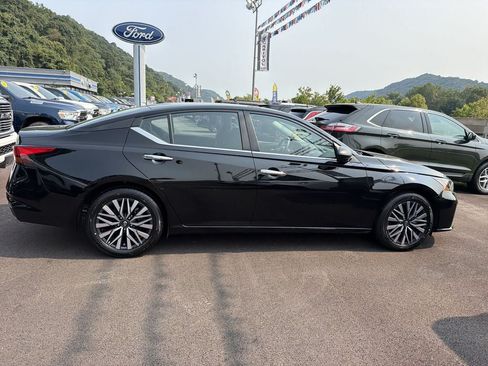 Used 2025 Nissan Altima 2.5 SV FWD image 3