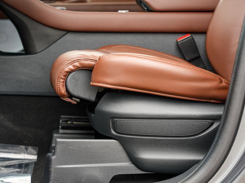 Used 2025 Lincoln Aviator Reserve w/ Equipment Group 201A image 18