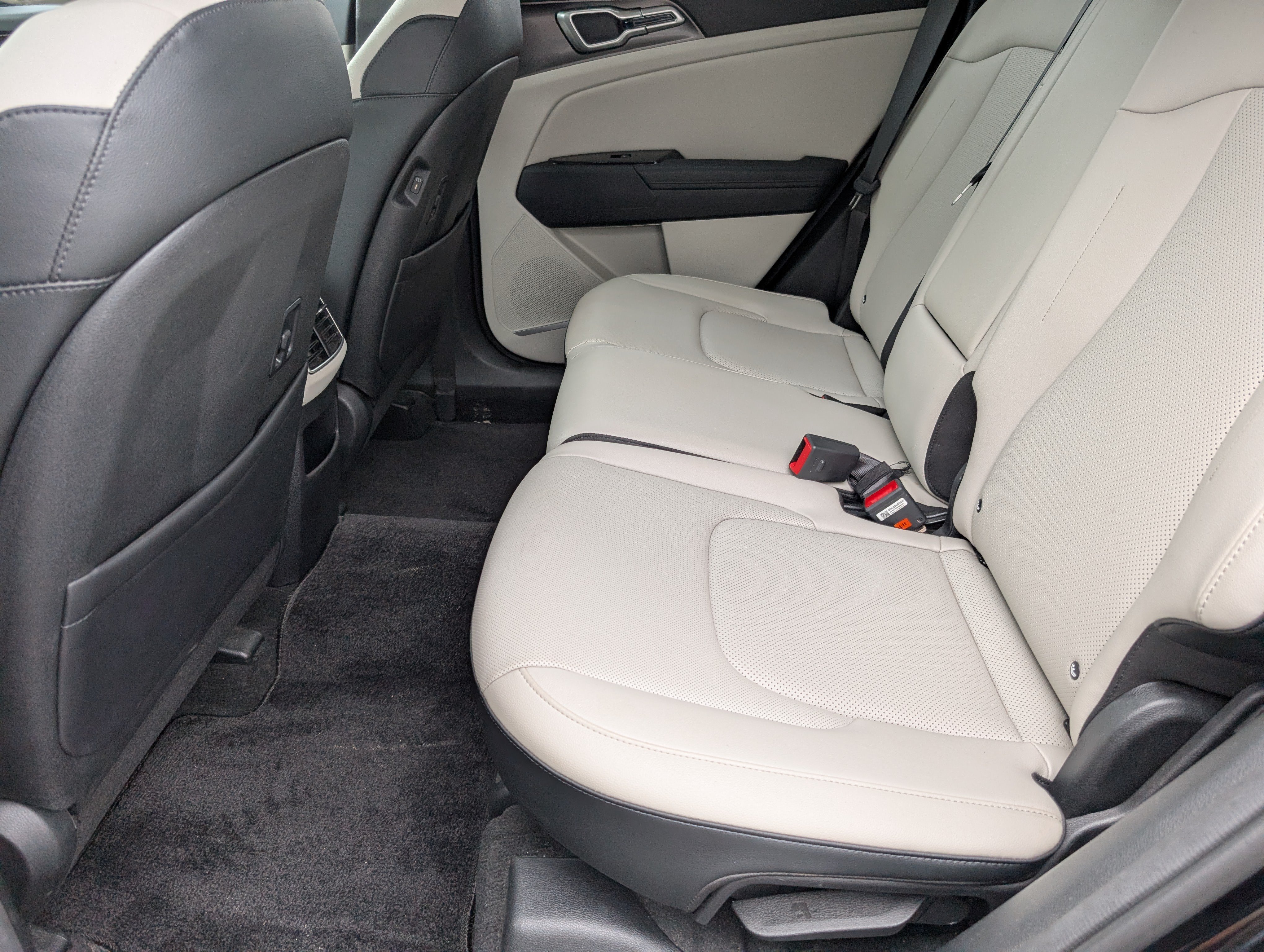 Used 2025 Kia Sportage EX FWD image 30