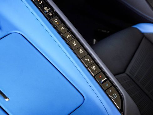 Used 2025 Chevrolet Corvette Stingray Premium Cpe w/ Z51 Performance Package RWD image 27