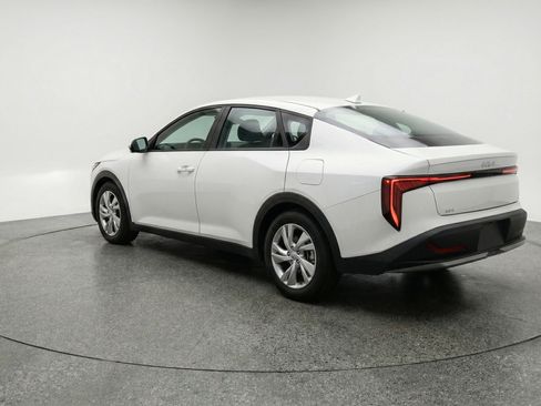 Used 2025 Kia K4 FWD image 6