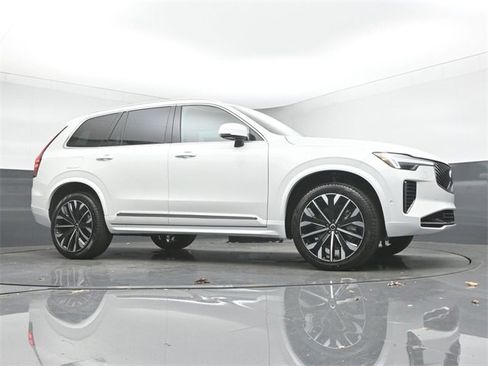 New 2026 Volvo XC90 B6 Plus image 38