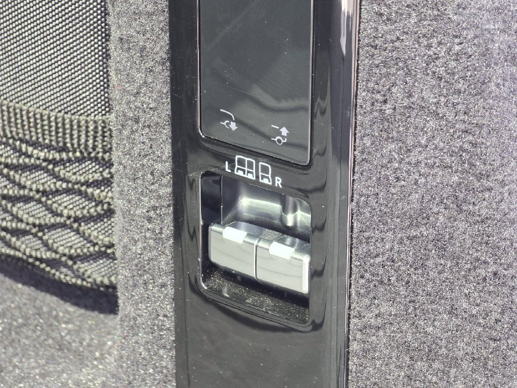 Used 2024 Land Rover Range Rover Sport SV Edition One Carbon Bronze AWD/4WD image 26