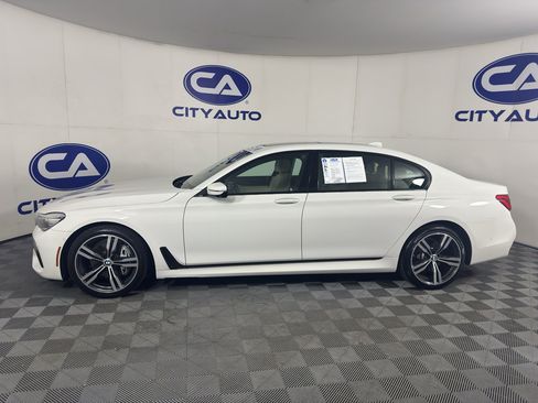 Used 2018 BMW 740i RWD image 6