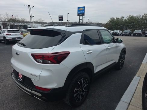 Used 2023 Chevrolet TrailBlazer ACTIV w/ Sun and Liftgate Package image 4