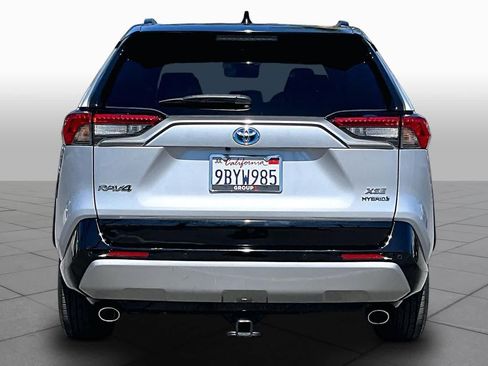 Used 2022 Toyota RAV4 XSE AWD/4WD image 4