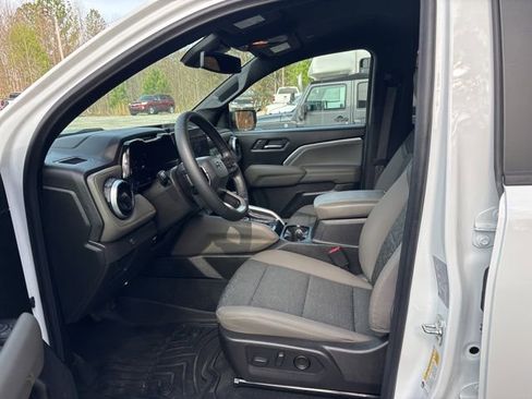 Used 2024 Chevrolet Colorado ZR2 w/ Technology Package image 13