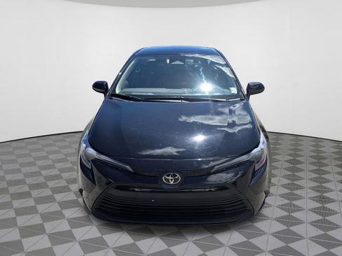Used 2023 Toyota Corolla LE FWD image 3