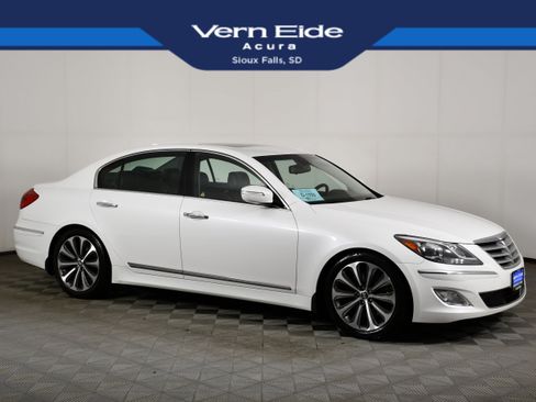 Used 2013 Hyundai Genesis 5.0 R-Spec RWD image 1