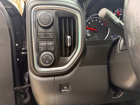 Used 2021 Chevrolet Silverado 1500 LT Trail Boss w/ Convenience Package II image 19