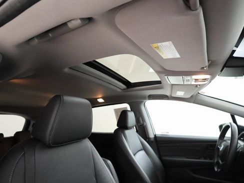 Used 2024 Honda Odyssey EX-L image 22