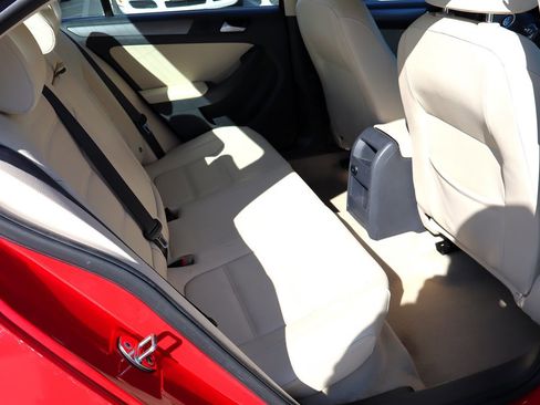 Used 2015 Volkswagen Jetta TDI SE FWD image 20