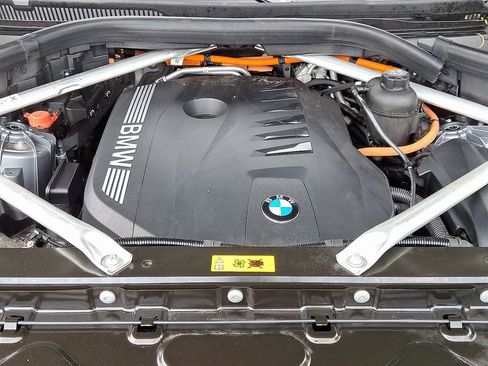 Used 2025 BMW X5 xDrive50e AWD/4WD image 32