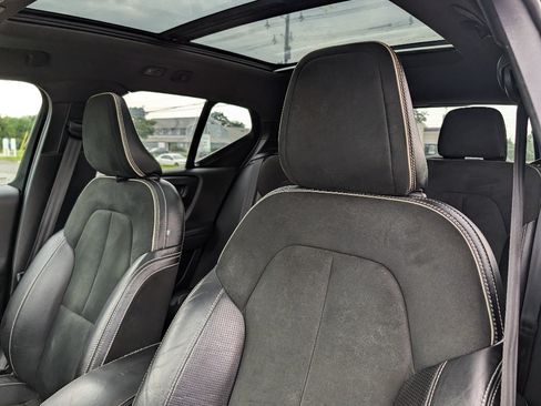 Used 2020 Volvo XC40 T5 R-Design w/ Protection Package Premier AWD/4WD image 15