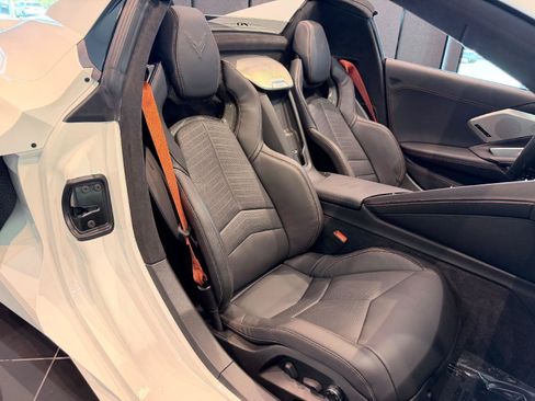 Used 2023 Chevrolet Corvette Stingray Premium Conv w/ Z51 Performance Package RWD image 40