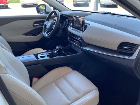 Certified 2023 Nissan Rogue SV w/ SV Premium B Package AWD/4WD image 28