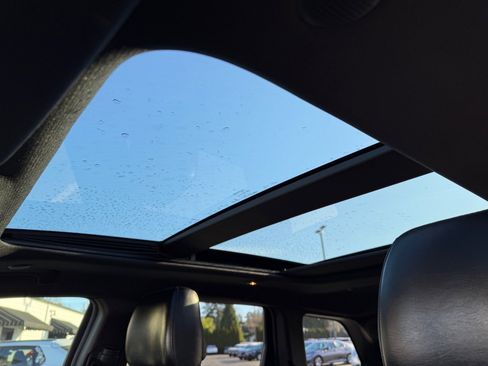 Used 2019 Jeep Grand Cherokee Limited w/ Luxury Group II image 18