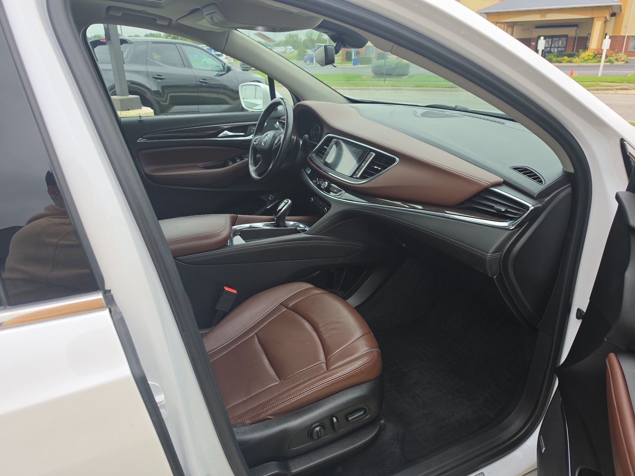 Used 2018 Buick Enclave Avenir AWD/4WD image 11