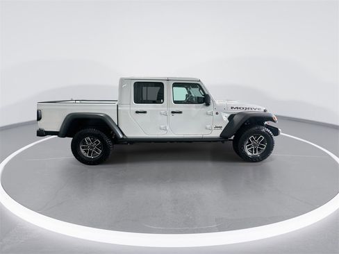 Used 2025 Jeep Gladiator Mojave image 9