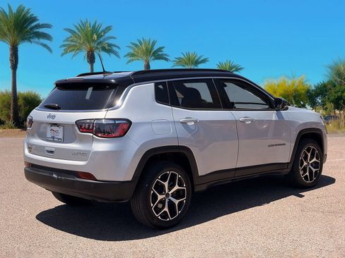 Used 2025 Jeep Compass Limited AWD/4WD image 5