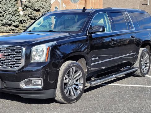 Used 2019 GMC Yukon XL Denali image 2