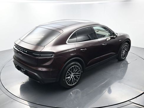 Used 2025 Porsche Macan 4 Electric image 40