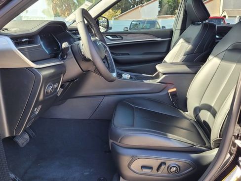 New 2025 Jeep Grand Cherokee L Limited w/ Black Appearance Package image 10