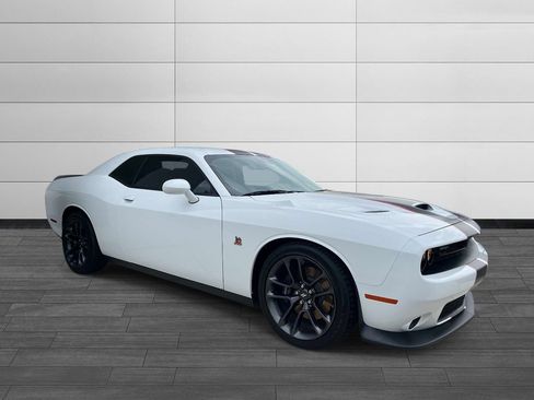 Used 2022 Dodge Challenger R/T Scat Pack RWD image 2