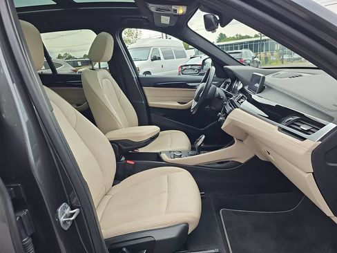 Used 2021 BMW X1 xDrive28i w/ Convenience Package AWD/4WD image 11