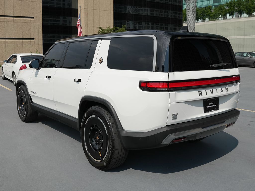 Used 2025 Rivian R1S Adventure Dual AWD/4WD image 10