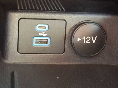 Used 2022 Ford Escape SE w/ Cold Weather Package image 25