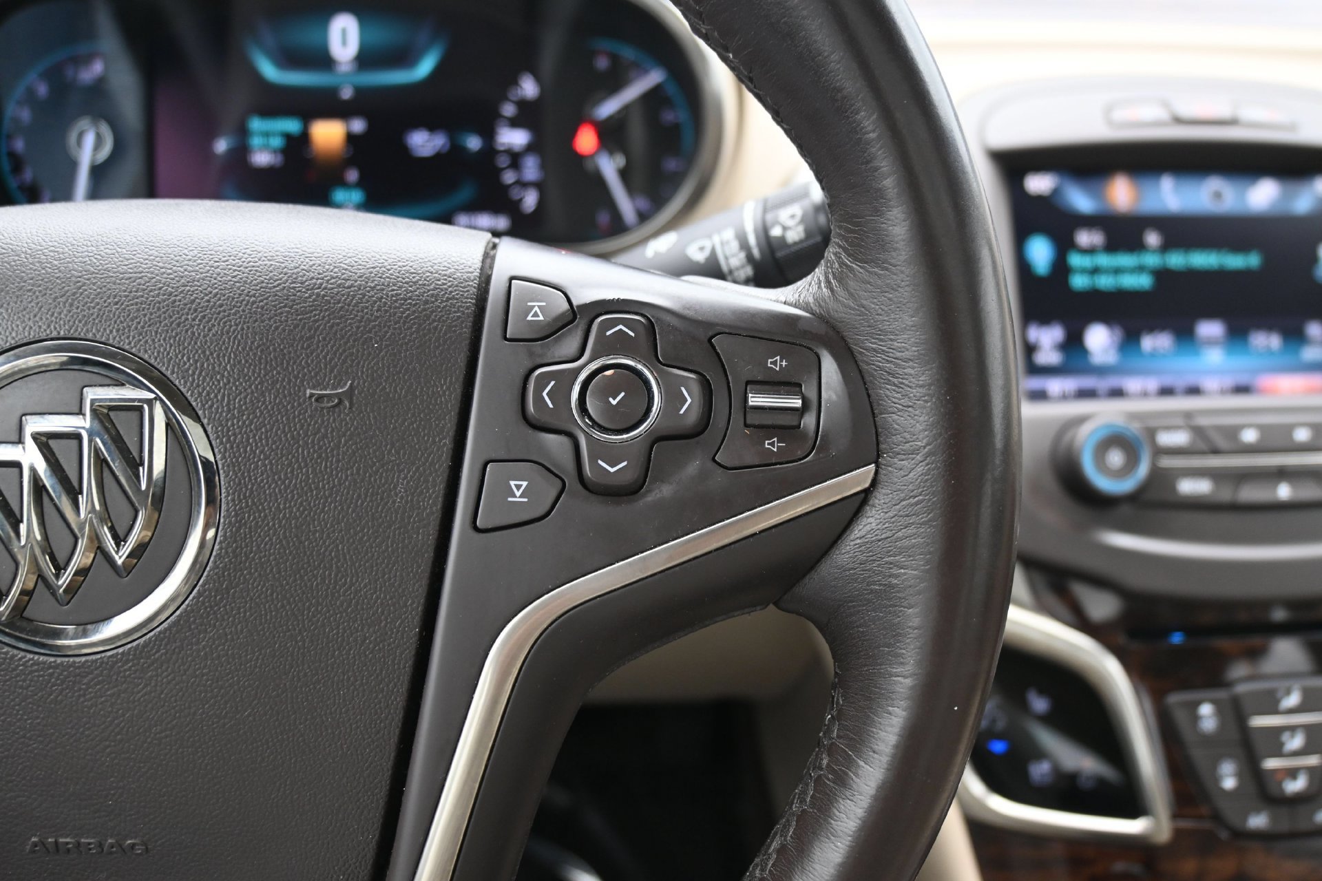 Used 2016 Buick LaCrosse Premium w/ Driver Confidence Package #1 FWD image 20