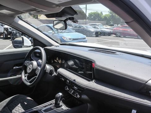 Used 2025 Nissan Kicks SV FWD image 21