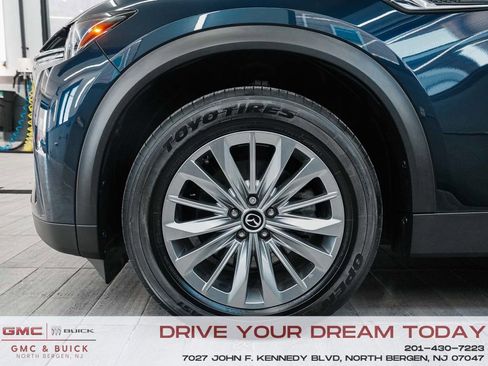 Used 2024 MAZDA CX-90 Plug-In Hybrid w/ Preferred image 9